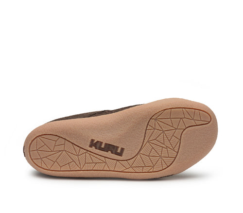 Detail of the sole pattern on the KURU Footwear DRAFT Women's Slipper in CocoaBrown-Gum