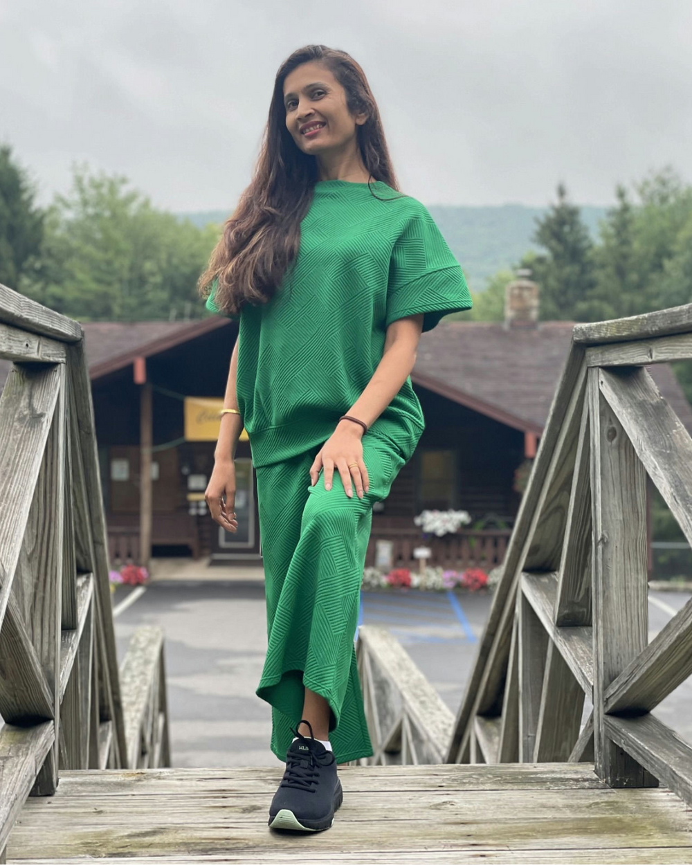 Influencer wearing KURU FLEX Via shoes in a lifestyle setting.