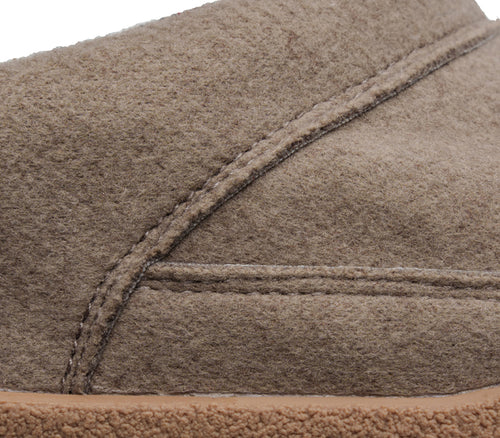 Close-up of the material on the KURU Footwear DRAFT Women's Slipper in Sand-Gum