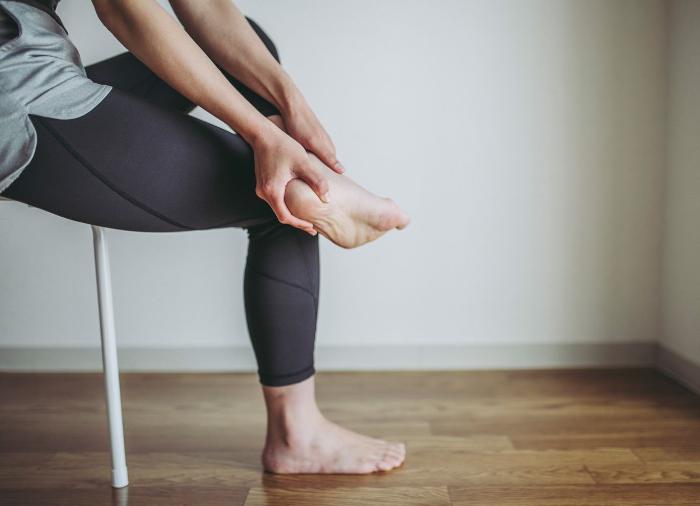 6 Stretches To Relieve Your Morning Foot Pain